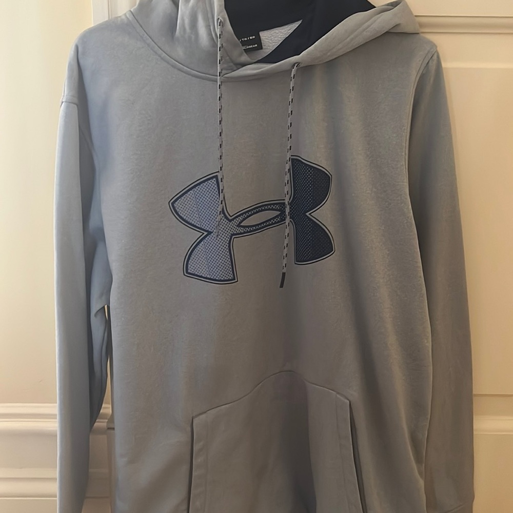 Men’s Under Armor XL gray hoodie